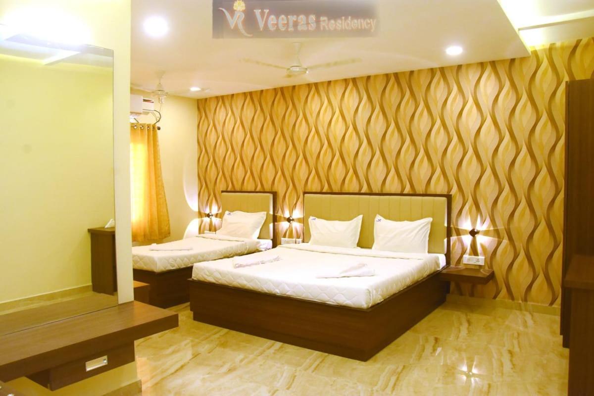 Veeras Residency Hotel ปอนดิเชอรี ภายนอก รูปภาพ